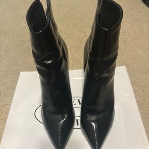 Elegant Black Women's Boots